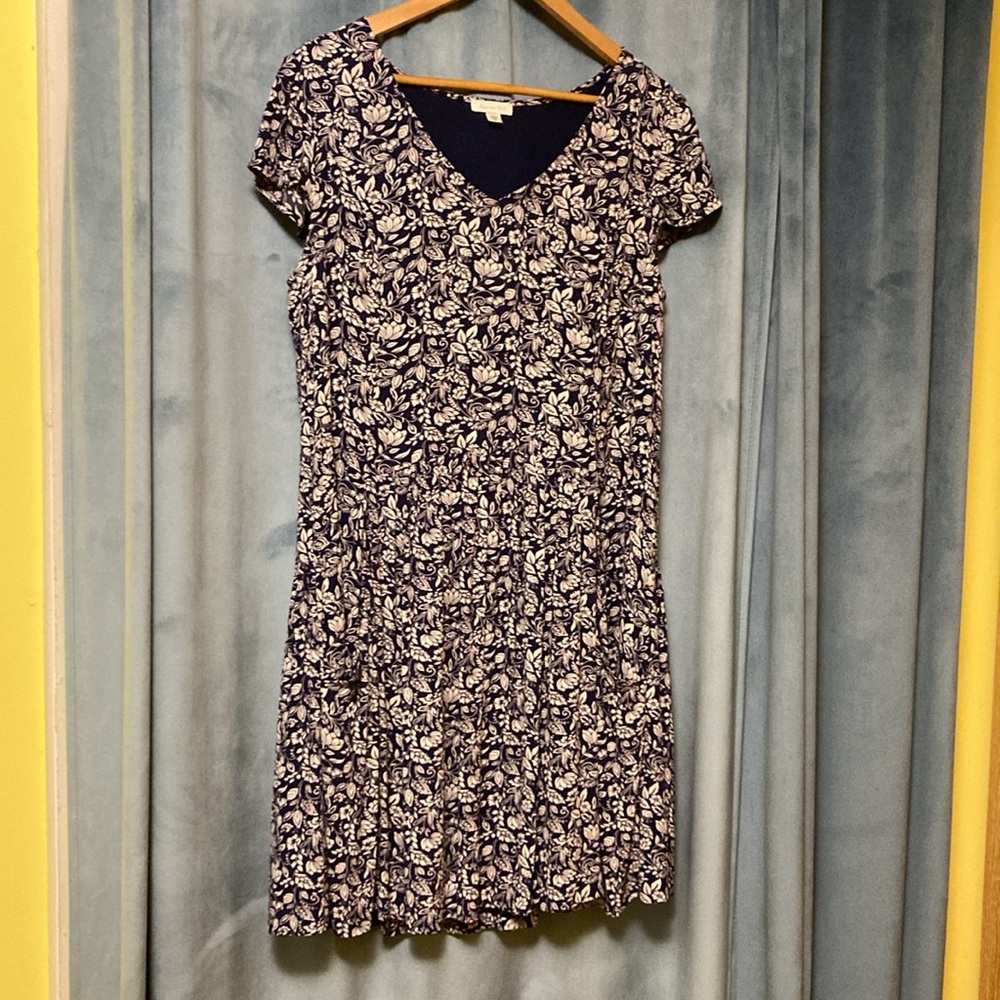 Garnet Hill dress, size 10, flattering silhouette preowned, excellent condition